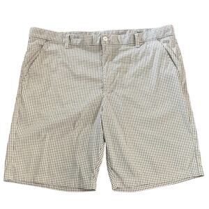 IZOD Golf Men's Black/White Plaid 10" Inseam Casual Golf Shorts | Size 42